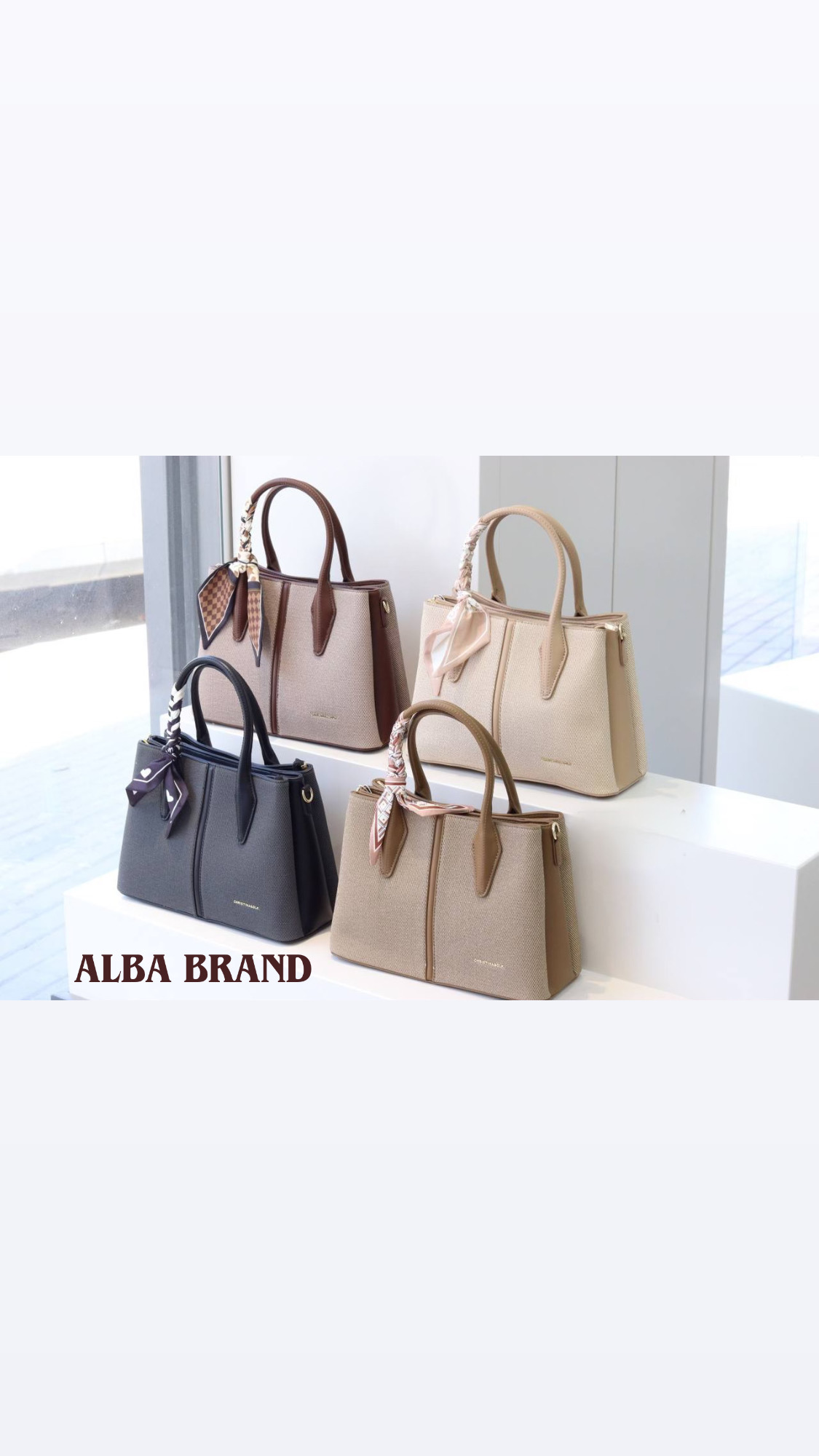 حقيبة كلاسيكية مع سكارف